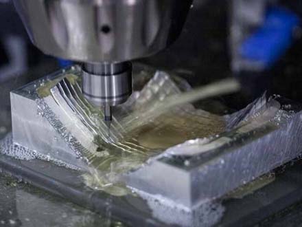 3D打印與CNC加工哪種工藝更適合汽車燈部件？